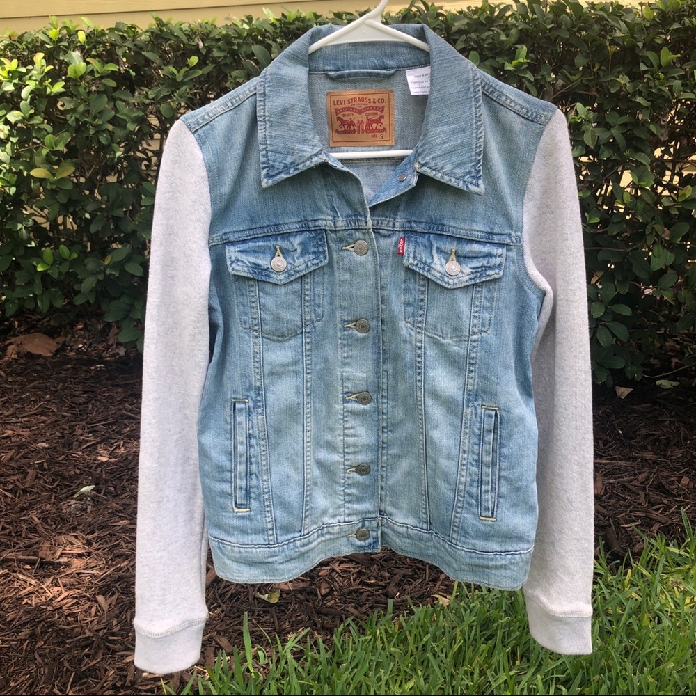 WKND SALE! NWOT Levi’s Denim Jacket